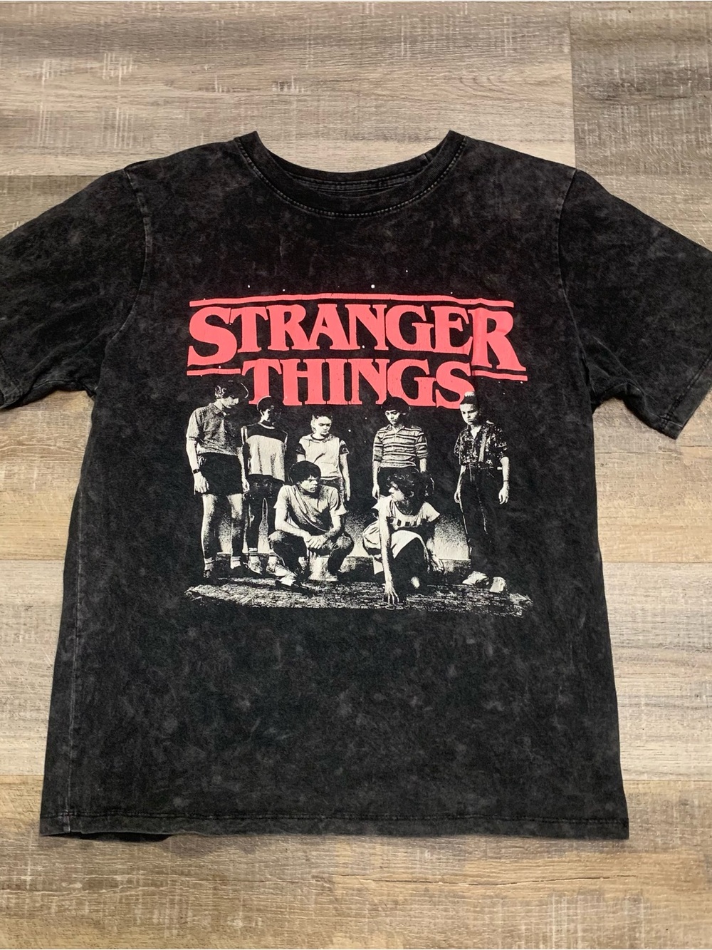 Netflix Stranger Things Title Logo Faded Graphic Tee Women’s Small T-Shirt